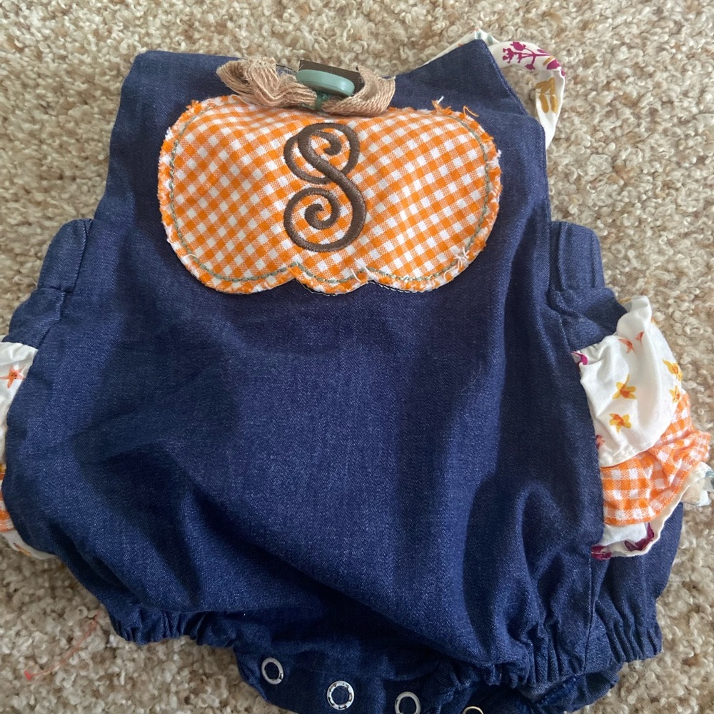 Ricrac and Ruffles -perfect pumpkin bubble